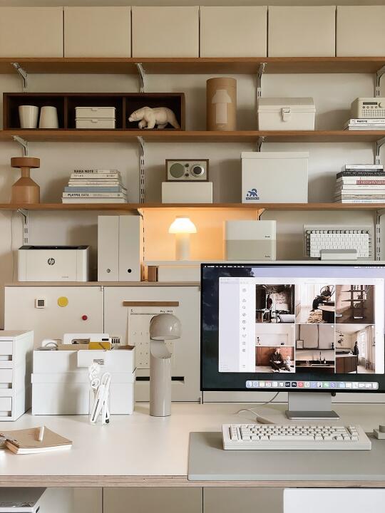 是温馨且克制的白色班味书房？