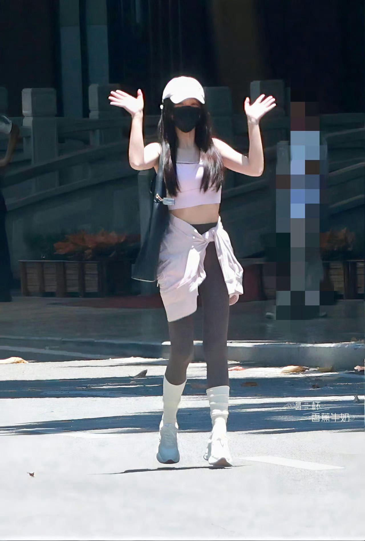 虞书欣机场私服好健康的美健康元气都快溢出来了！ ​​​