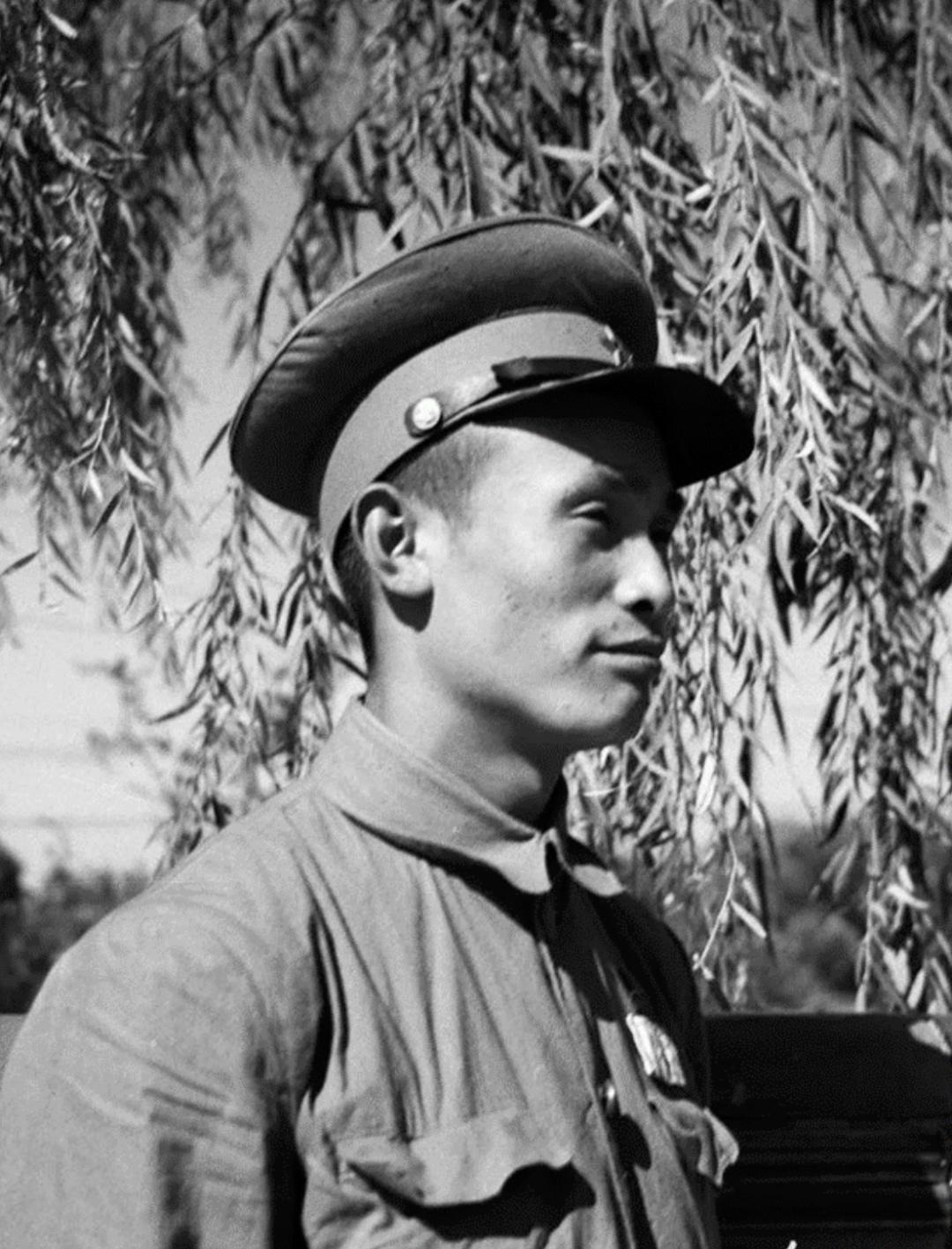 刘四虎（1926—1954），内蒙古丰镇人，特等战斗英雄、拼刺英雄，“硬骨头六连