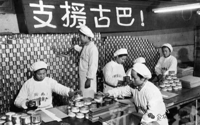 中国发展成果，举世瞩目，实践证明中国特色社会主义，走改革开放道路非常正确。苏联解