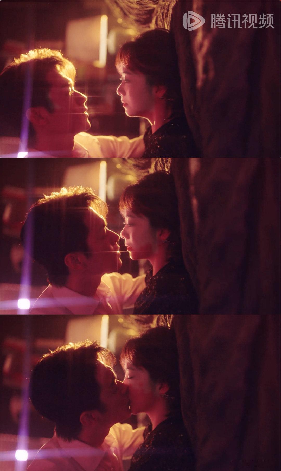 #纪星韩廷随地大小吻#韩廷看起来就很好嗑，毕竟两个人也是随时随地都亲，果然是成年