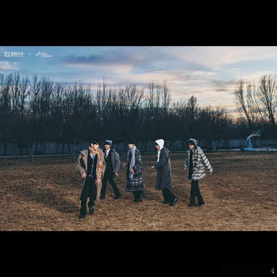 登陆少年组合官宣微博之夜朱志鑫张泽禹张极左航苏新皓要走红毯啦