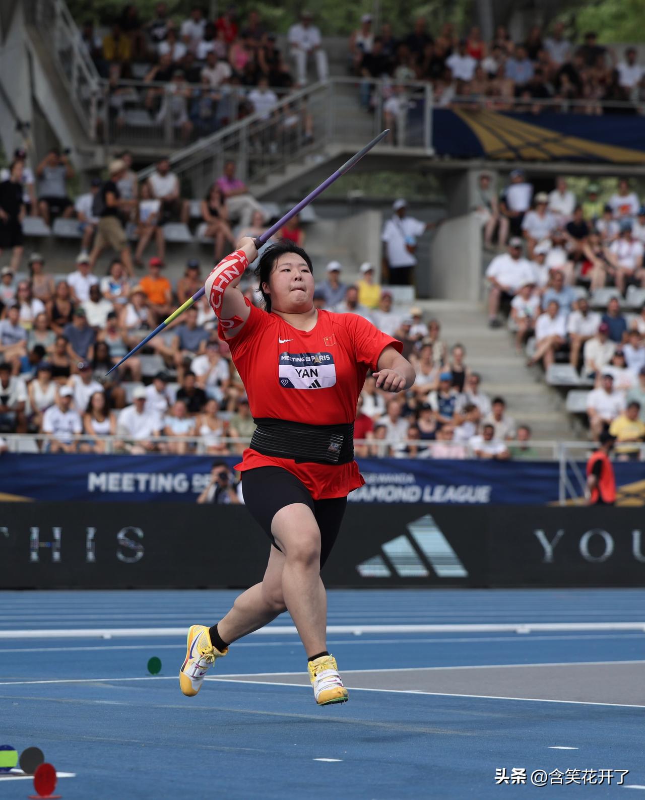 第一名，71.74米。

第二名，67.44米。

第三名，67.11米。

第