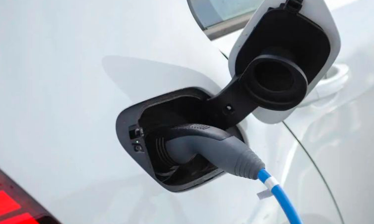 最近和朋友聊到增程车，其实现在增程车卖的好的品牌，基本上可以数的过来。不过增程汽