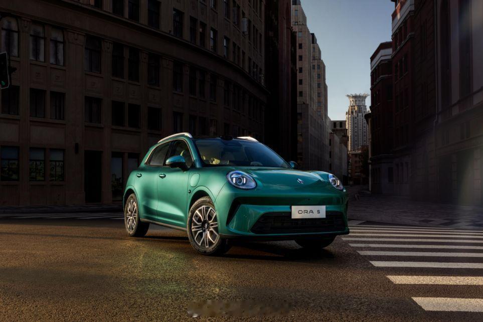 今年选车，空间绝对是绕不开的核心话题。现在的汽车早不只是单纯的交通工具，更像是能