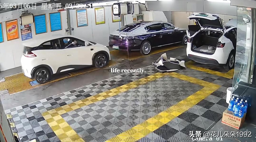 这个江淮有点儿贵，关键在于灯和激光雷达，其他都好说