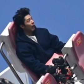 我和肖战坐过山车肖战和我坐过山车 肖战和我坐过山车 