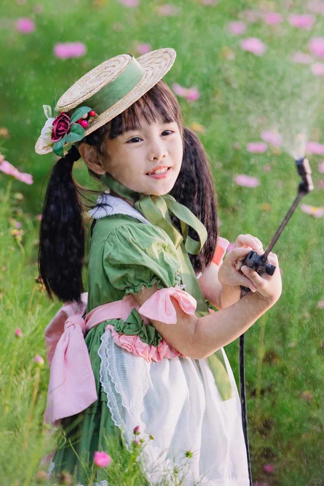 放学兼职花仙子给花浇水🚿～～～