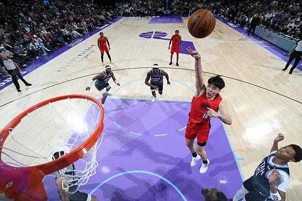 为什么杨瀚森表现这么差，其实道理很简单，就是“慢”。杨瀚森的慢，是全方位的慢，不