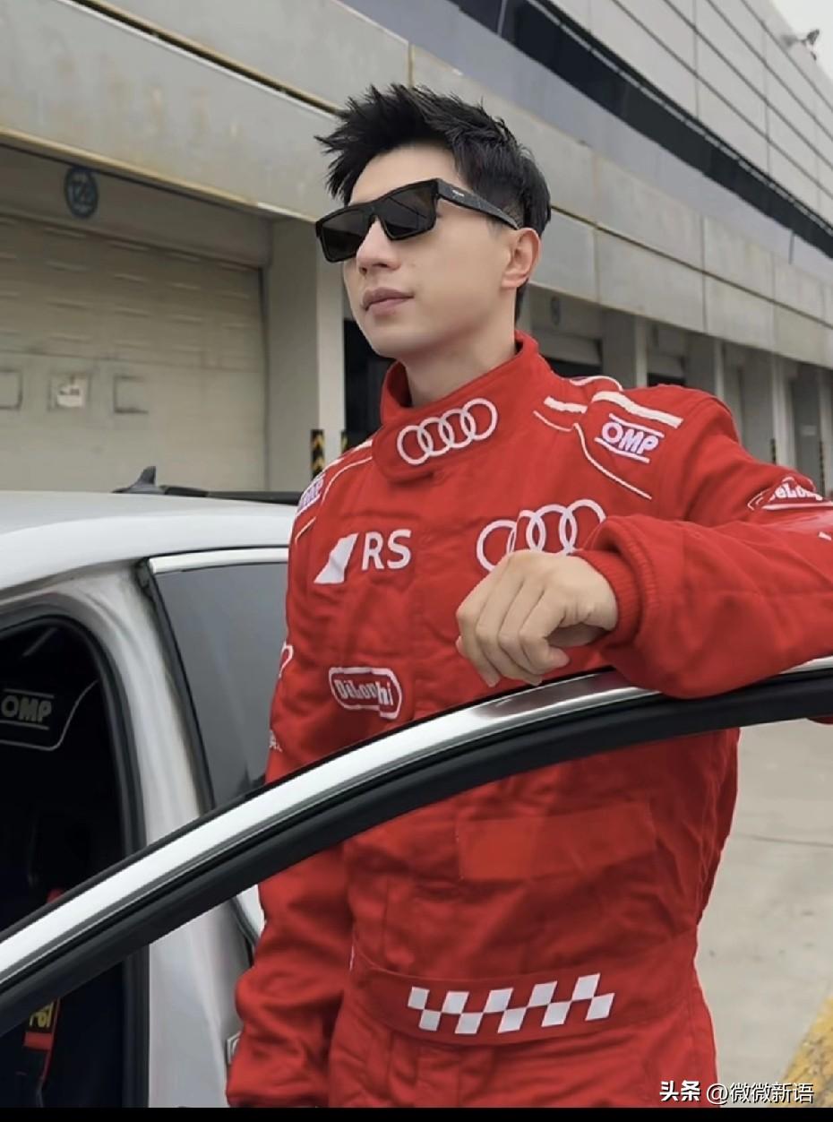 龙队又开辟新赛道了啊。
刚刚看到马龙更新了抖音，他说：“赛车赛道新人报道，真是容