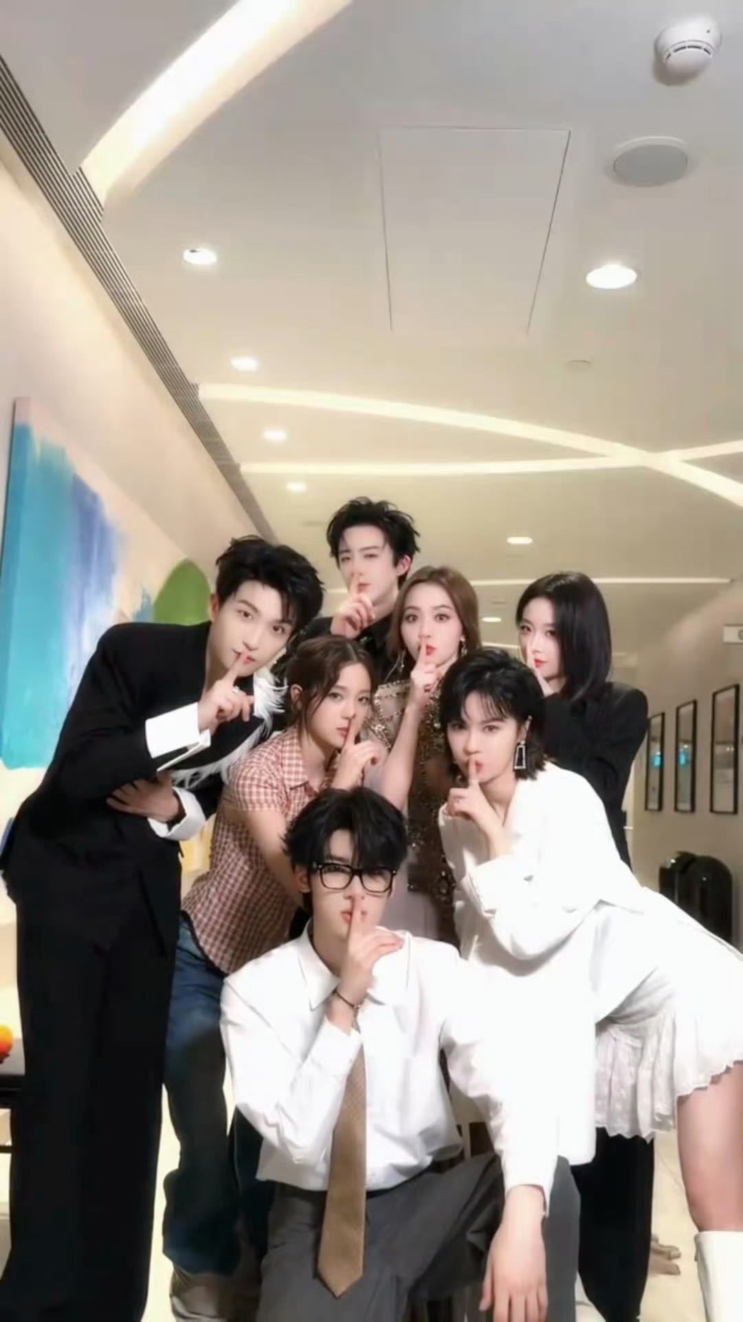 内娱就这么陪张峻豪胡闹    原来如此！破案了！原来 SHUN就这么🤫为师兄们