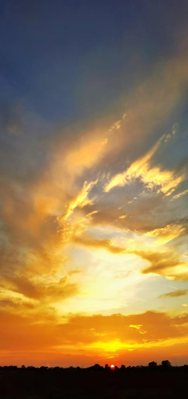 梦幻晚霞，驿动的心。