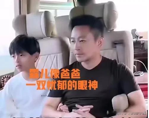 没有了妈妈是不幸的，有奶奶和爸爸的爱又是幸运的！

女儿长得像妈妈，眉清目秀，安