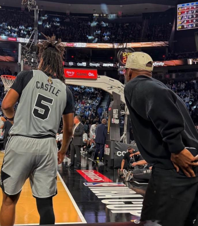 保罗在比赛中一直在指导卡塞尔 