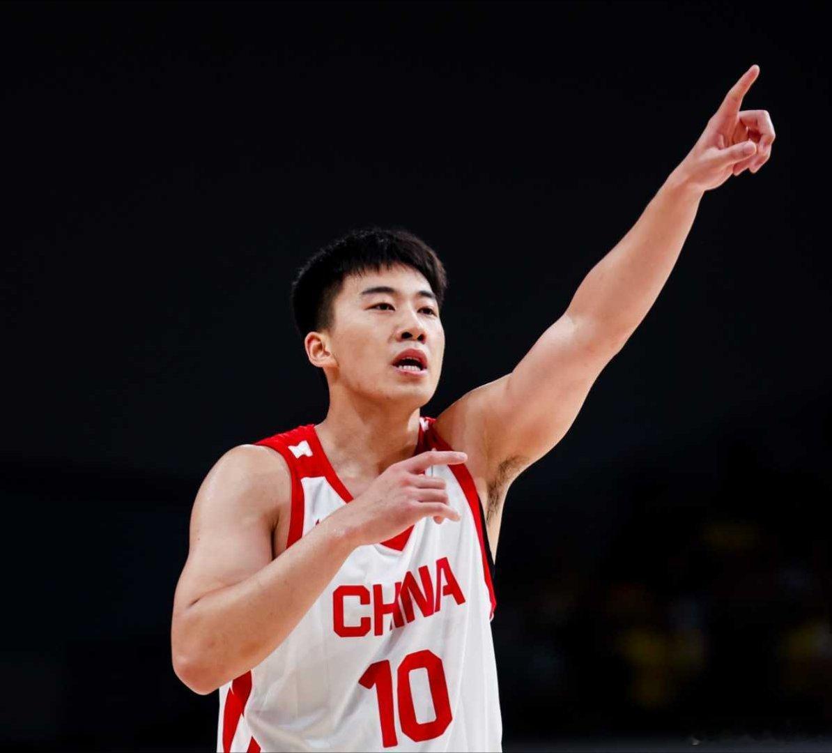 中国男篮vs塞尔维亚FMP男篮第一尖刀！王俊杰18+14硬撼欧洲强敌，业内盛赞独