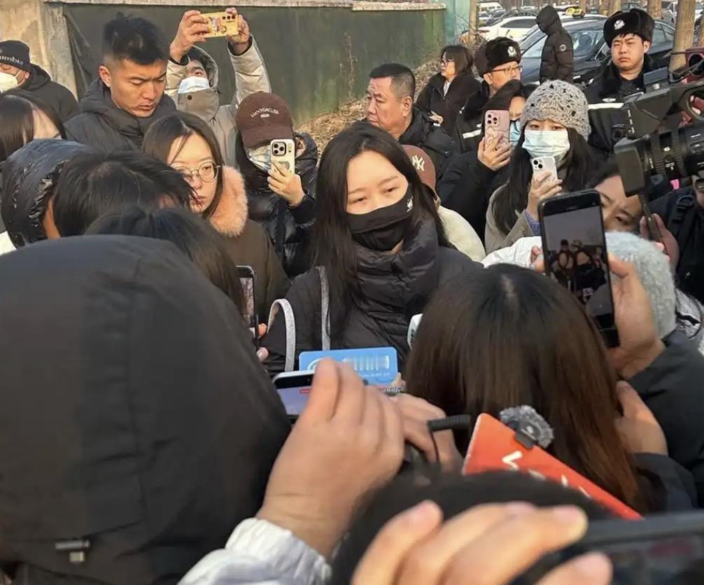 男子小区内毒死了9只宠物狗，一审被判有期徒刑四年，这个处罚到底重不重？
在评判这