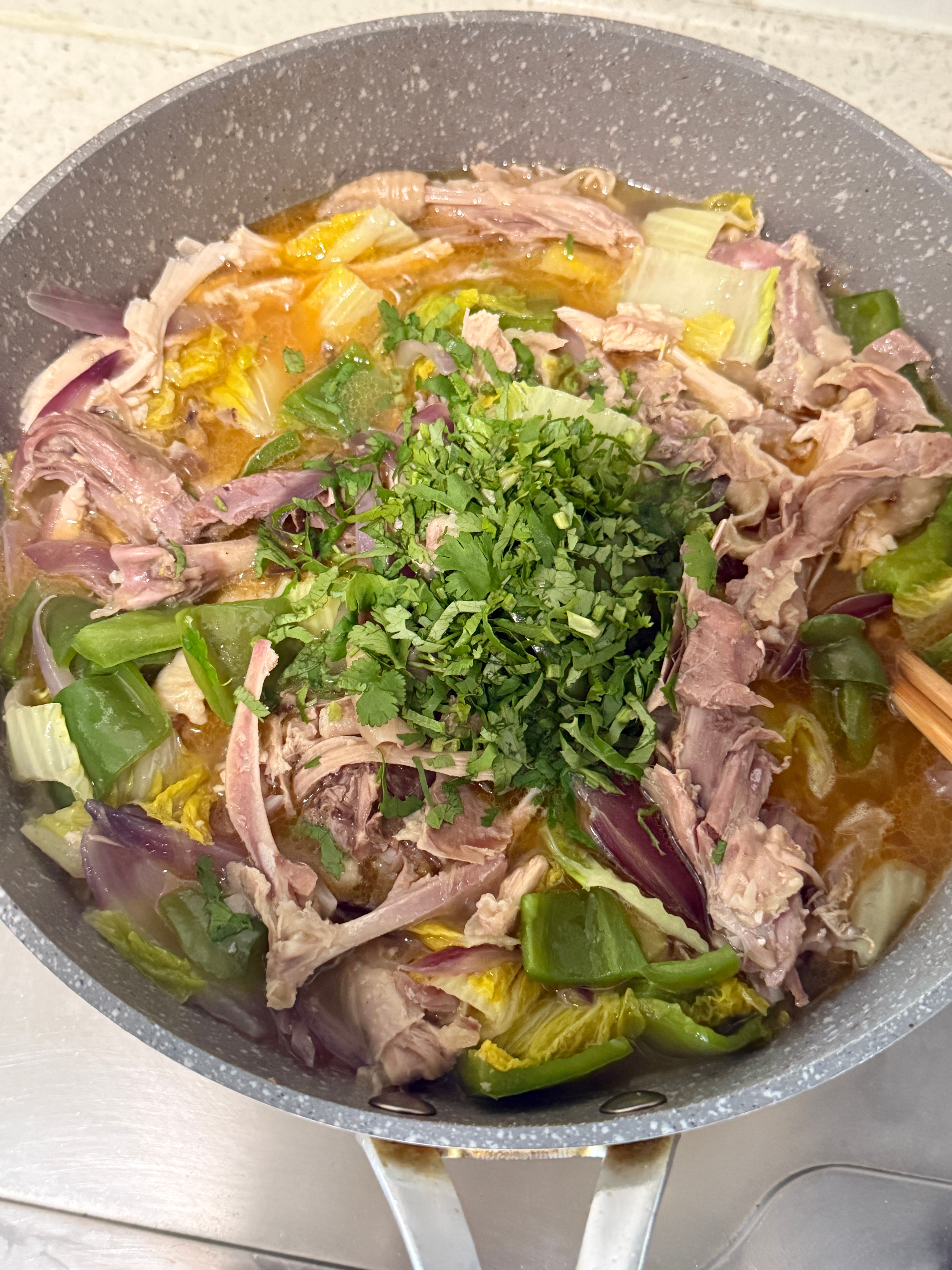 简简单单吃个椒麻鸡今天小卷长胖了吗