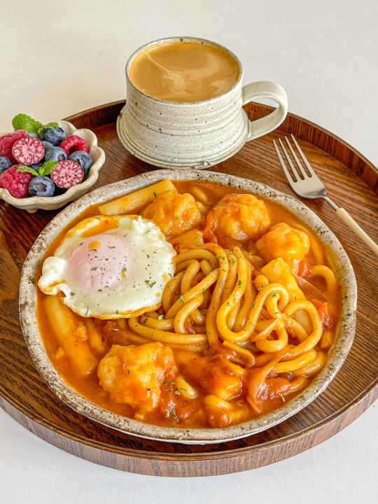 满口浓郁🍳番茄咖喱虾滑乌冬面🍜厚油脂拿铁