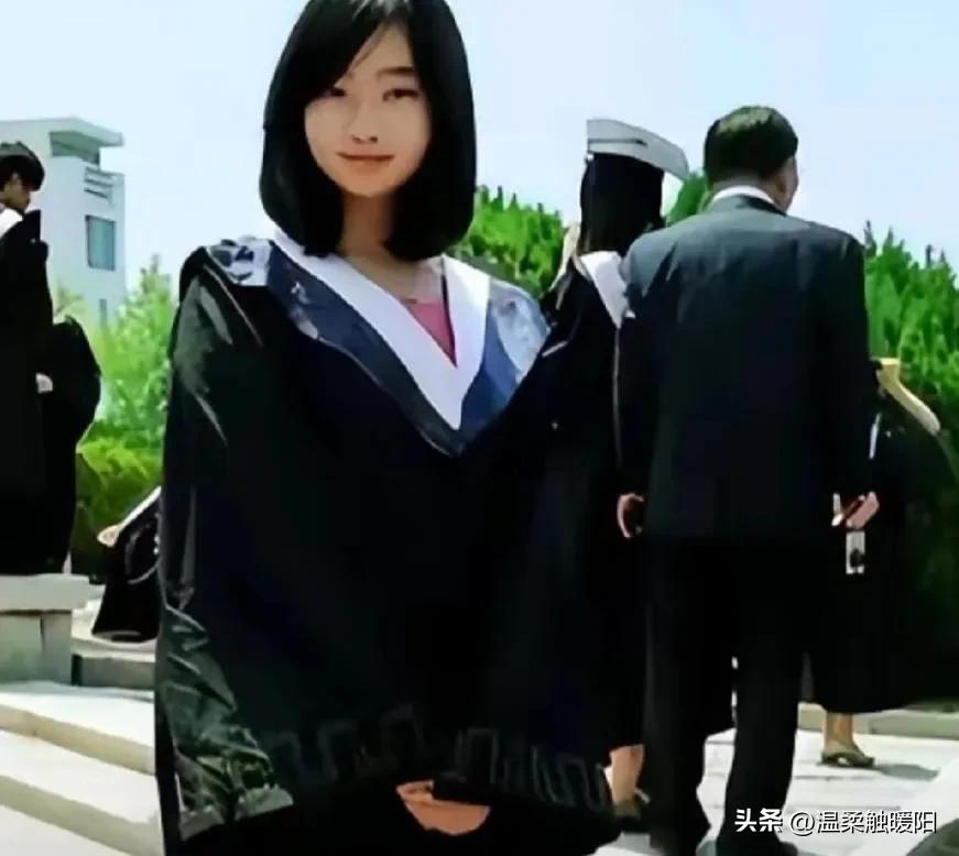 2008年，山东大学一个女孩，在睡梦中梦见佛祖慈祥的对她说：“你是我座下的童子，