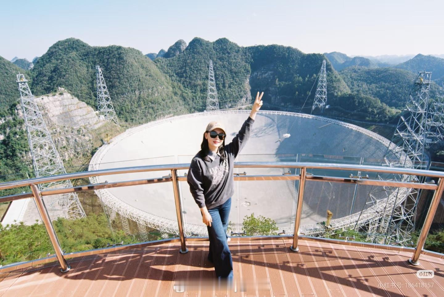 陈数 ｜陈数 今天数到哪一站 这位追“星”成功的小数好会摆动作