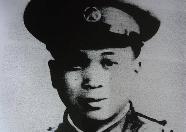 1953年，骄狂的美军在黑云吐岭又啃到了一块硬骨头，硬是被一名志愿军战士阻挡了5