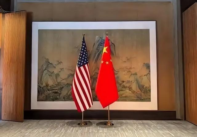 很多人以为中美的矛盾是中国的崛起威胁到了美国老大的地位，中国想上去而美国不愿意下