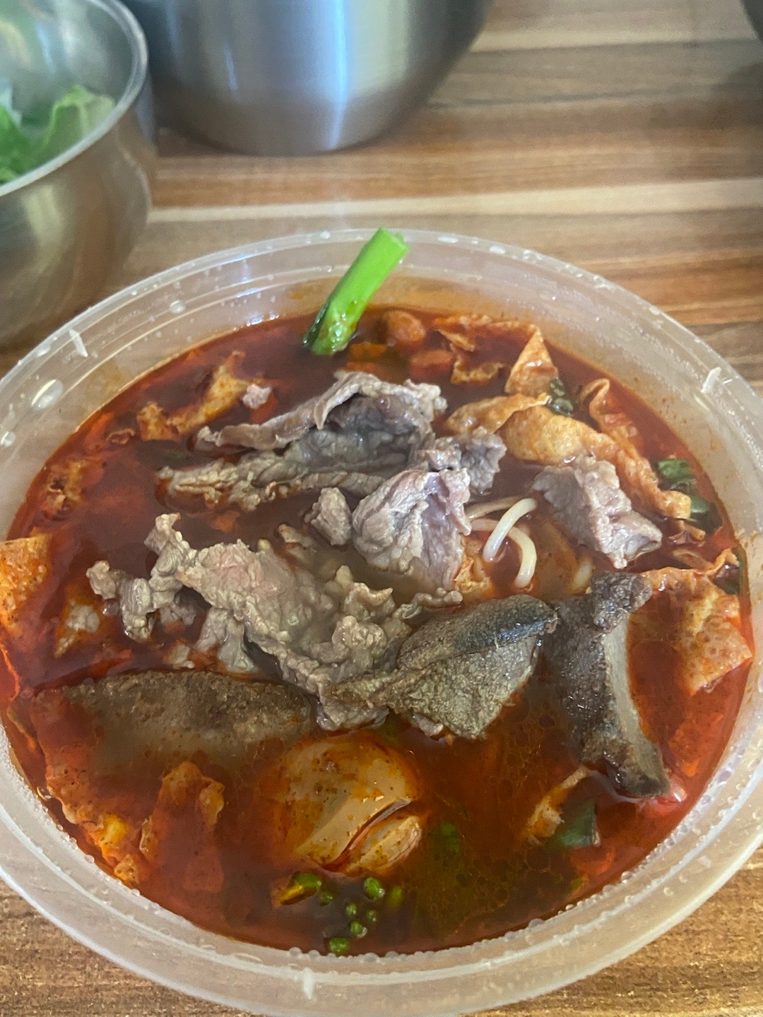 终于吃到真肉了[苦涩]在学校天天吃合成肉 