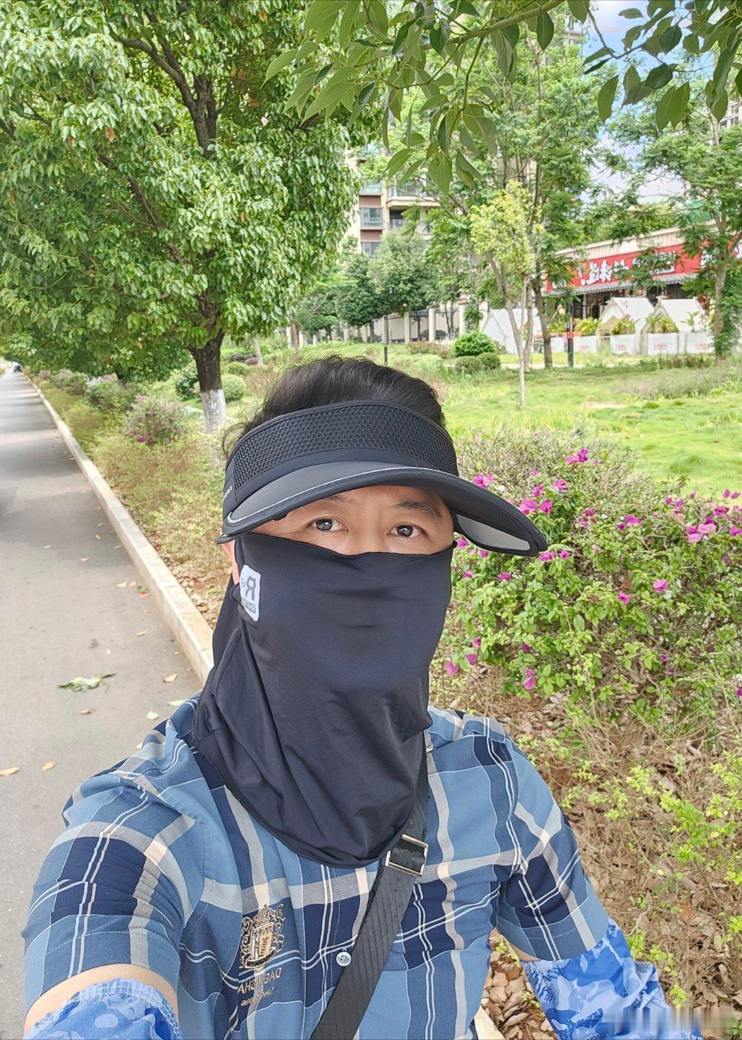 车要下午才能修好，早上滴滴车上班，中午蒙面人下班！ 