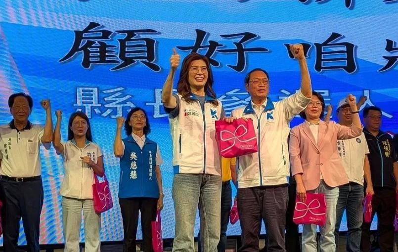 “谢谢”二字快步离场！郑丽文8月12日被问韩国瑜炮轰傅崐萁仅回两字，国民党中央急