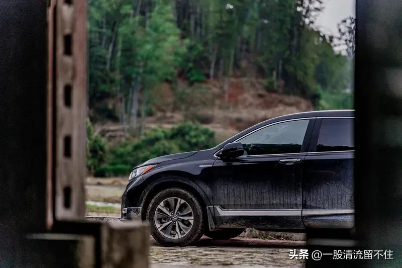 要说本田CRV和哈弗H6哪个好，那就像选口味一样，得看个人需求这道“菜”合不合你