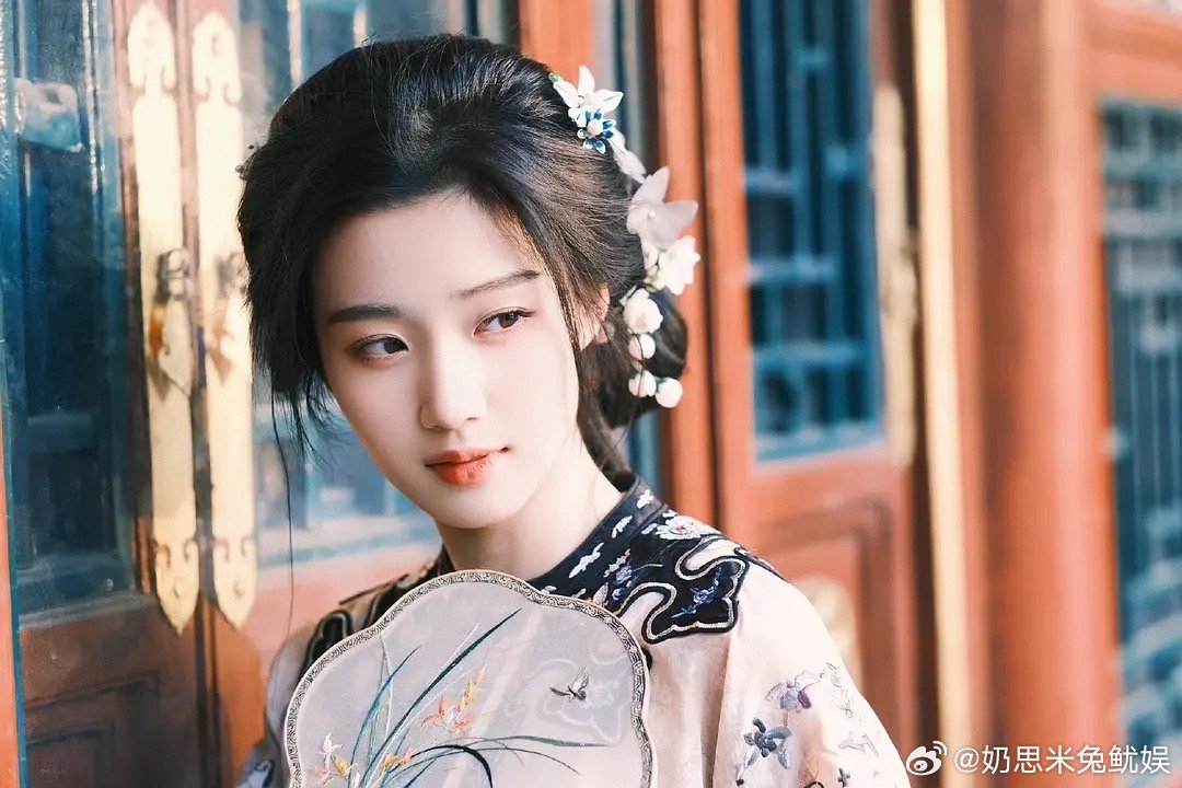 卢昱晓算是天选林黛玉吗？看起来怪怪的 ​​​