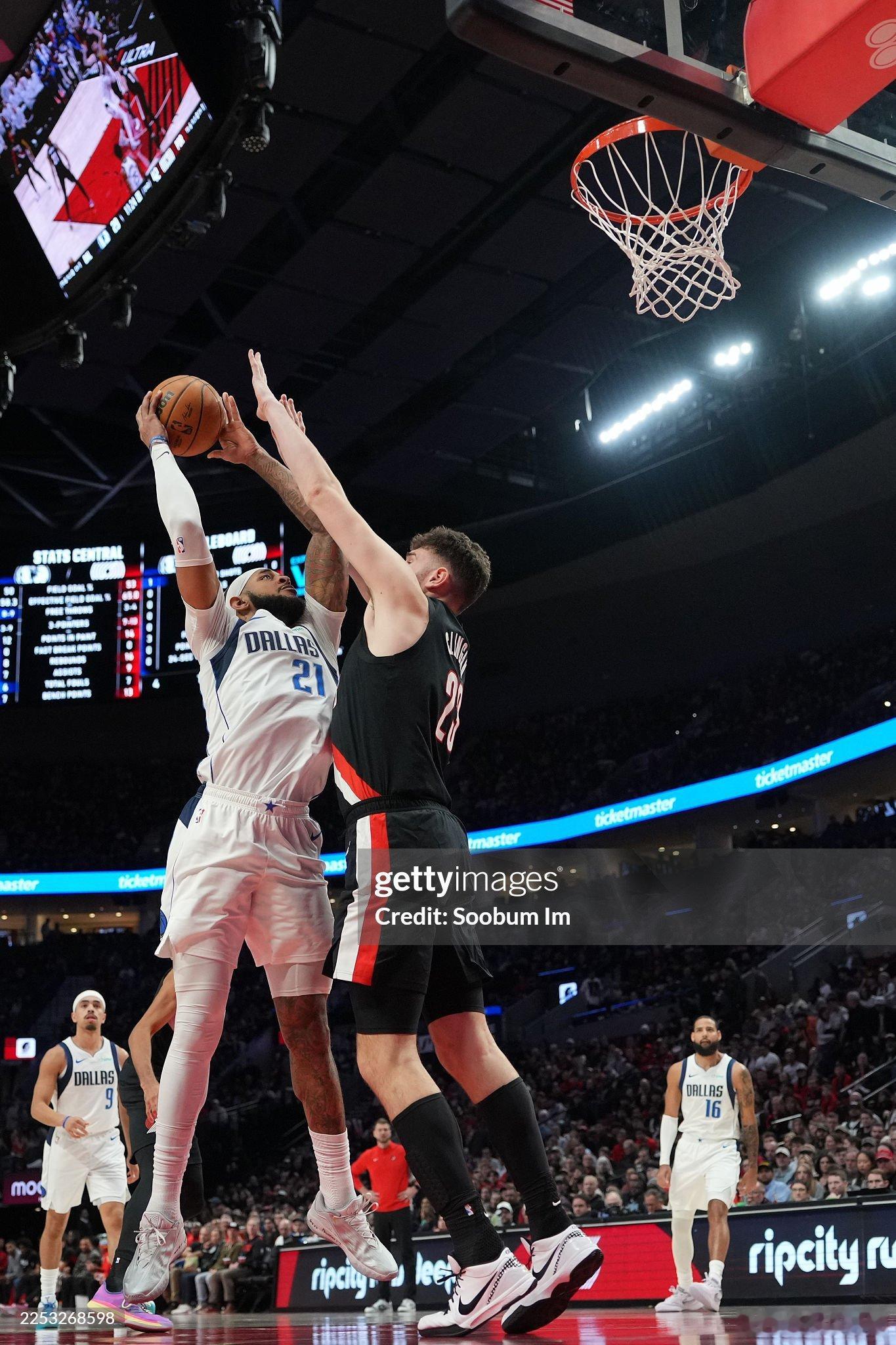 MFFL 上半场结束，我牛63比75落后开拓者。大家来说说观赛体验。独行侠vs开