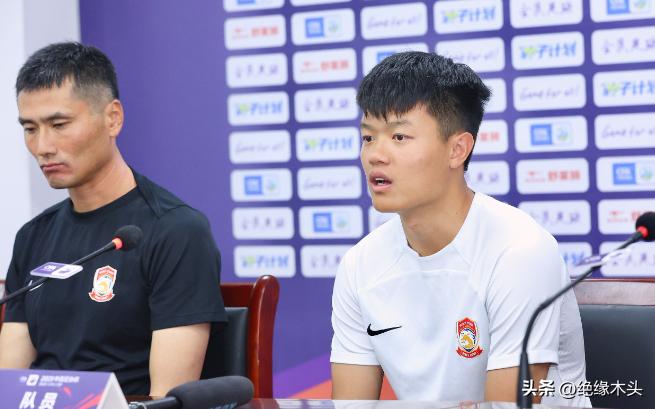 杨希：他的上限比张五还要高！

如果说在和库拉索的比赛中张玉宁表现最佳，被众多球