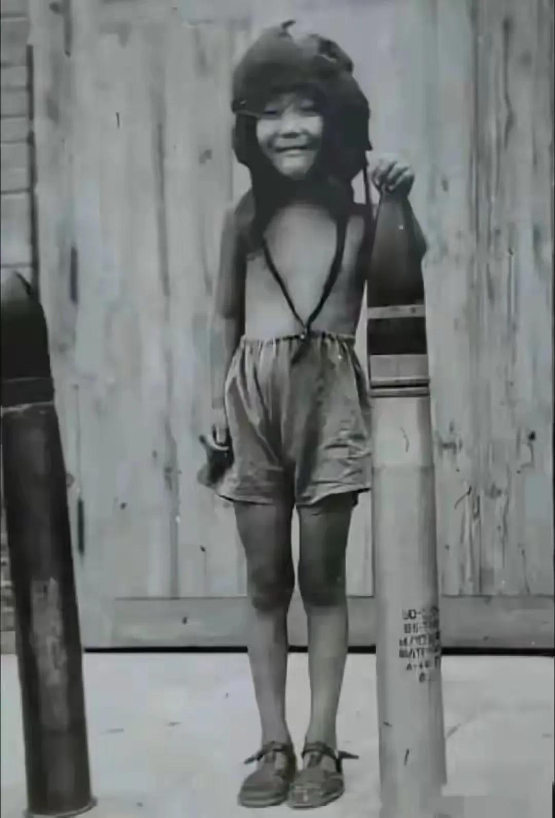 这是小萝卜头的唯一遗像。小萝卜头原名宋振中，1941年出生，小萝卜头一家人被特务