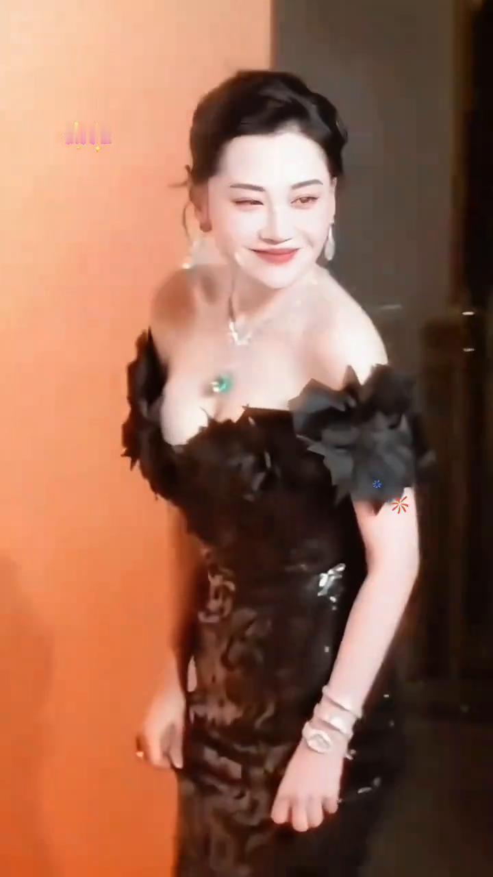 岁月不败美人，许晴太美了。
许晴。
太美啦！喜欢就点个关注吧！