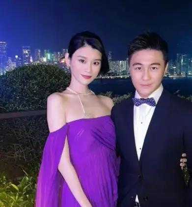 奚梦瑶又结婚了?
这新闻真是看得我一懵，
仔细一看，新郎还是何献君。
话说奚梦瑶