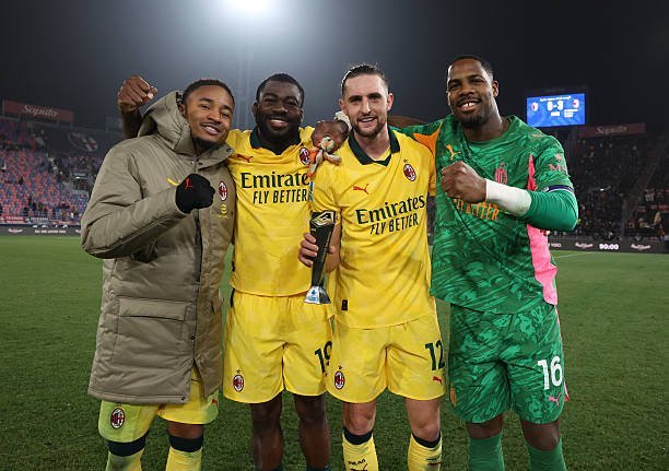 嘿嘿🇫🇷❤️🖤AC米兰