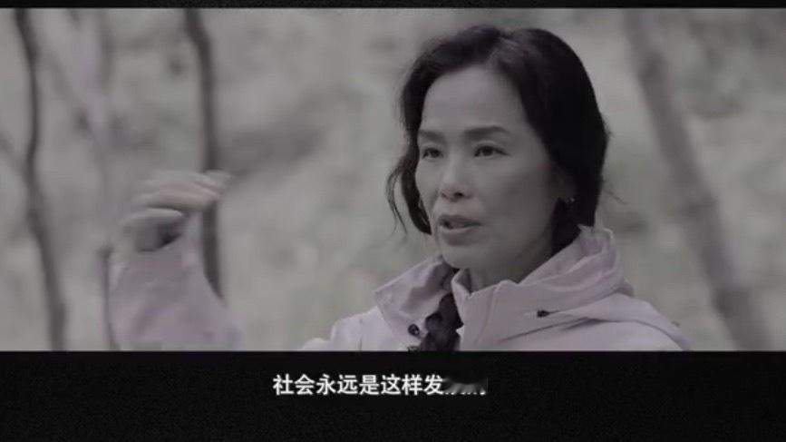 韦唯说谁不是后辈的垫脚石再一次感叹老辈子的格局，韦唯老师说她是来做绿叶都不是来抢