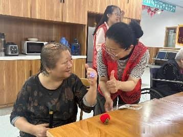 党建引领暖桑榆 暖心养老护夕阳
 
为切实提升辖区老年群体幸福感与获得感，万柏林