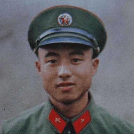1987年，侦察参谋傅平山牺牲后，其遗体被越军浇在水泥基座中，部队首长指示：花1