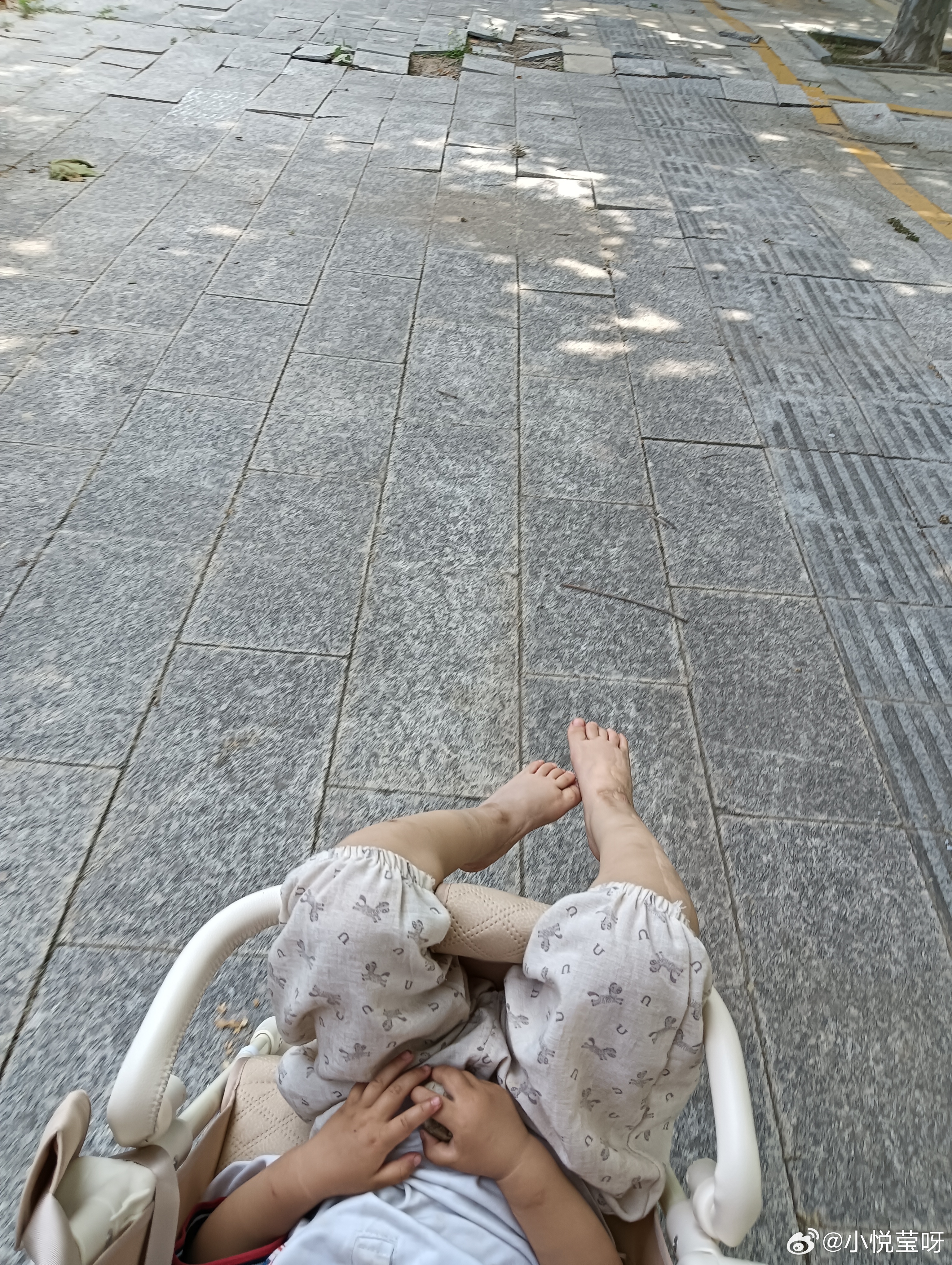 脑袋疼了一天了，我的脑袋是间歇性的疼，隔一段时间疼一次，以往大概都是睡一觉就好了