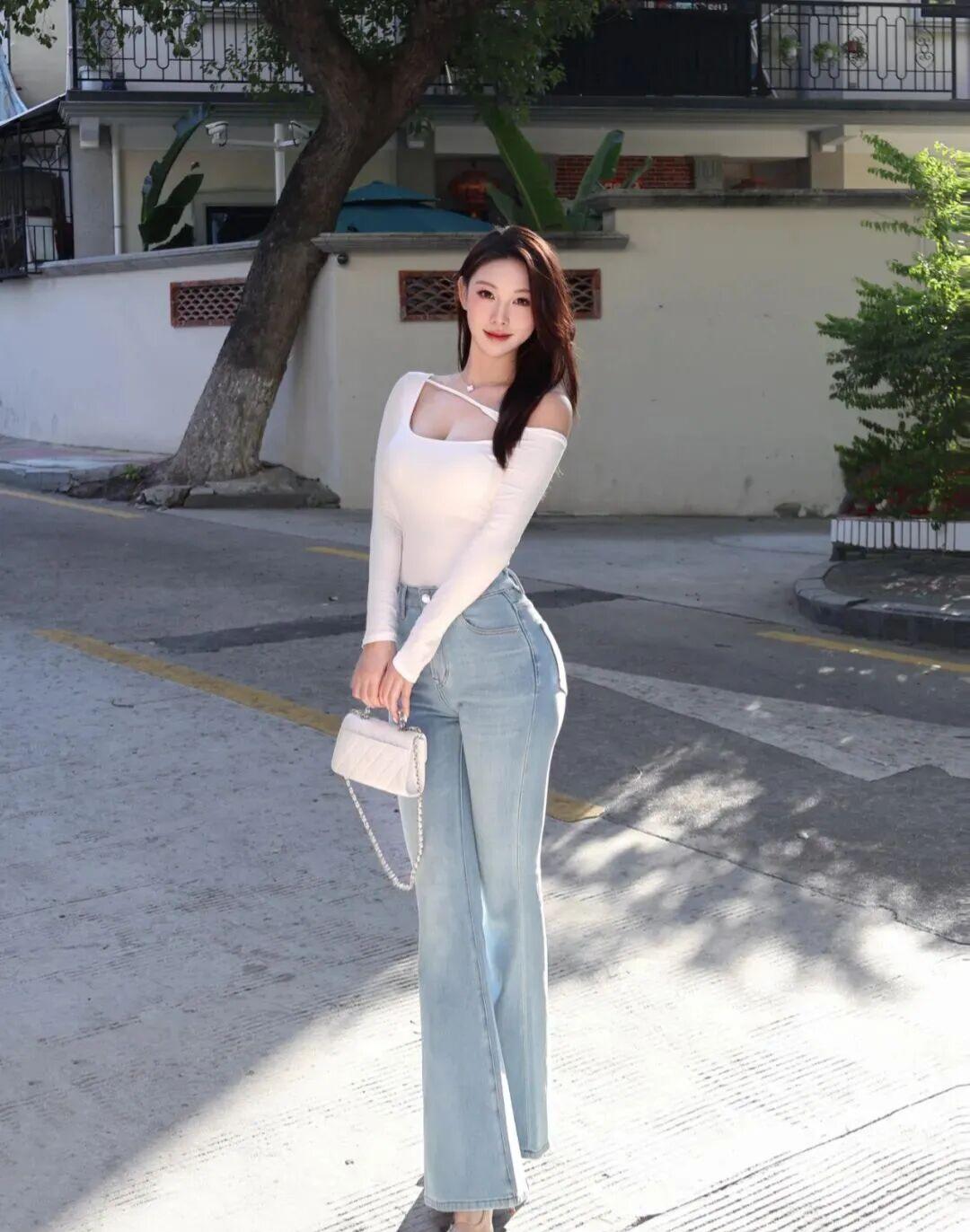 牛仔裤拍照7个小动作拍照修身显瘦显身材时尚又漂亮