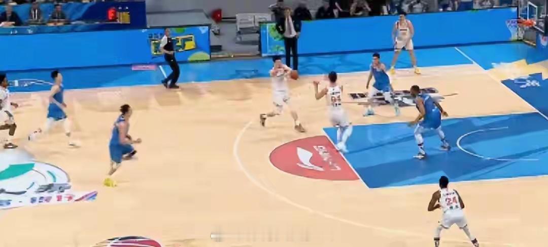 cba 里程碑！王哲林历史得分创纪录 上海双核缺阵擒北京夺19连胜上海队在CBA