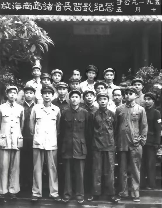 1950年海南岛战役前，40军参谋长宁贤文因畏惧渡海作战，开枪自伤腿部试图避战。