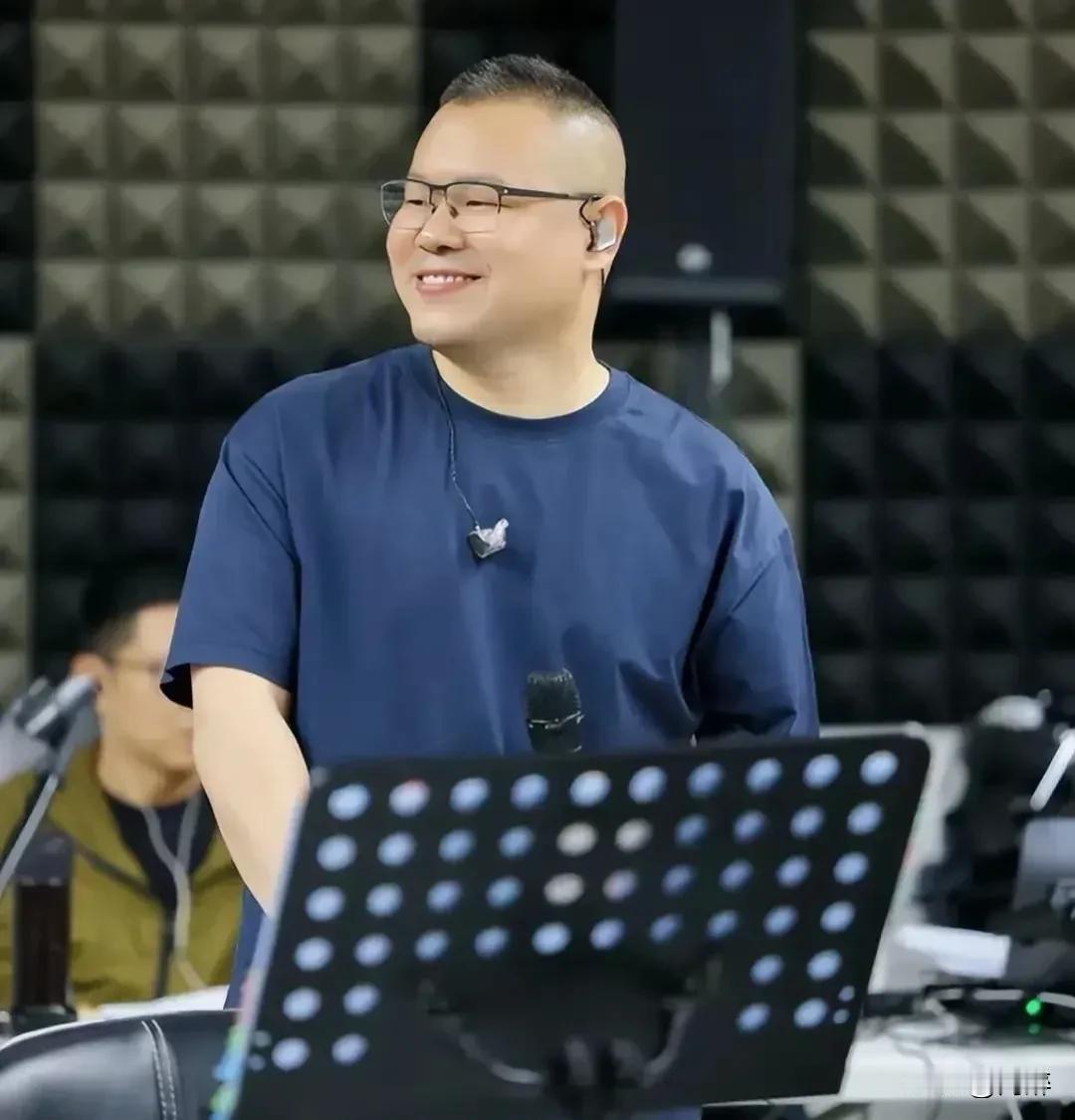 岳云鹏要开演唱会，而且票价堪比一众流行乐坛的著名歌星和大咖。
他直言开演唱会是自