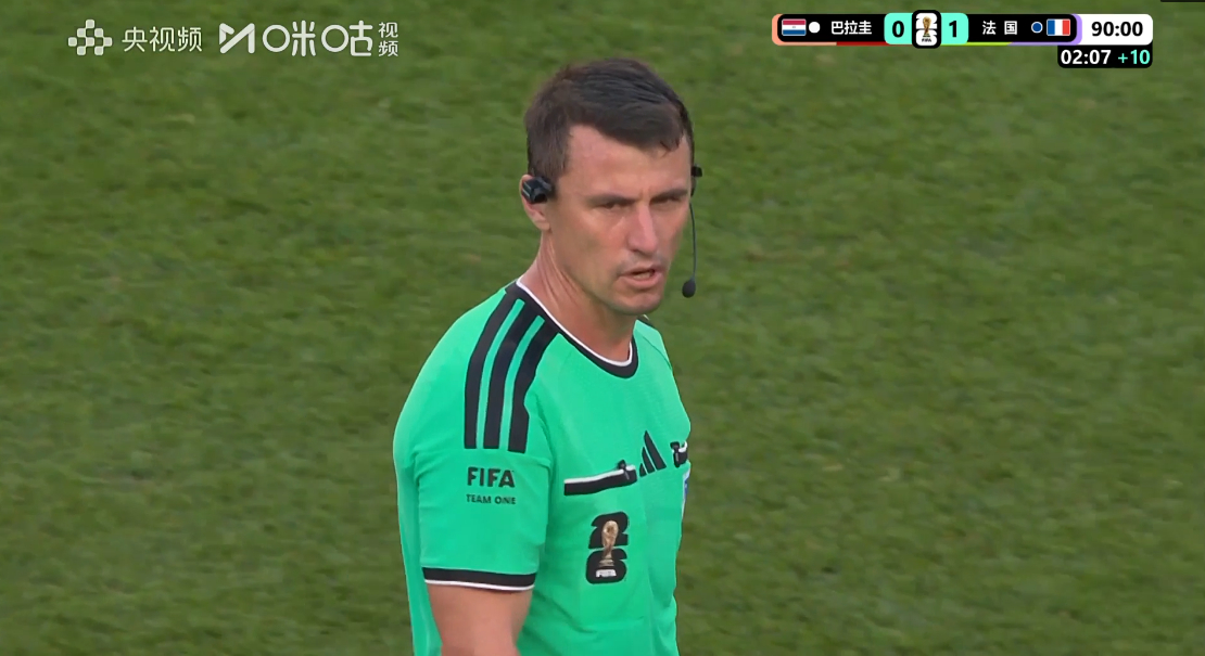 #巴拉圭不满判罚# 2026世界杯1/8决赛，法国队vs巴拉圭进入下半场伤停补时