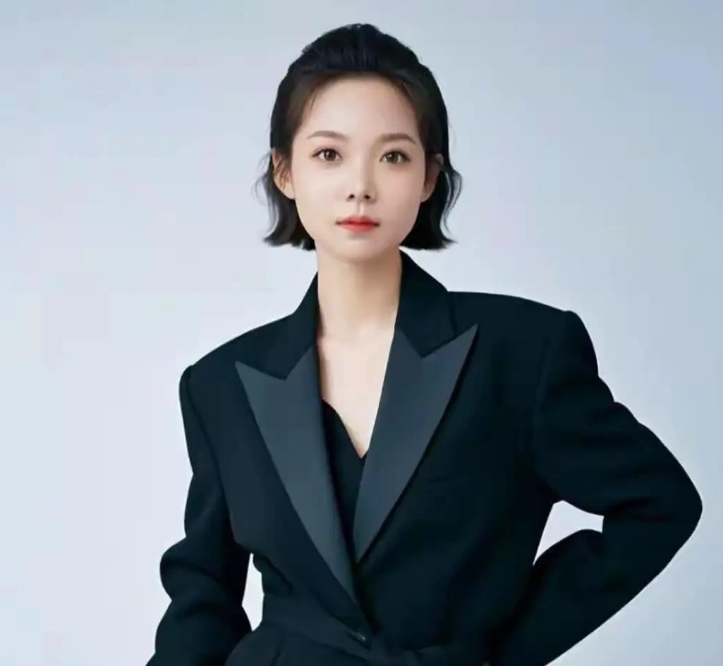 山西运城美女老师因脑梗去世，年仅32岁，长的很漂亮，一点也不胖，真的是太可惜了。