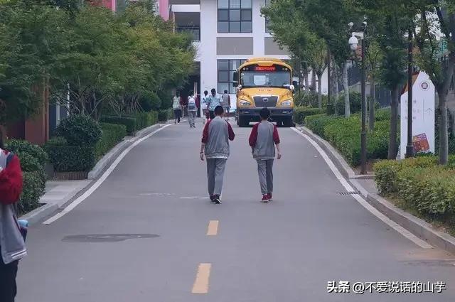 关于中考，需要知道的十一条真相：
1、中考不仅仅是五五分流，而是二八分层，中考真