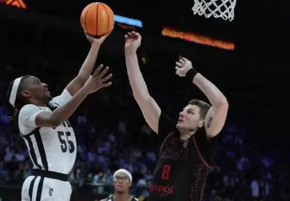 人家把洲际杯冠军拿回来了。

FIBA官方确认，NBA G联盟联队在北京以89比