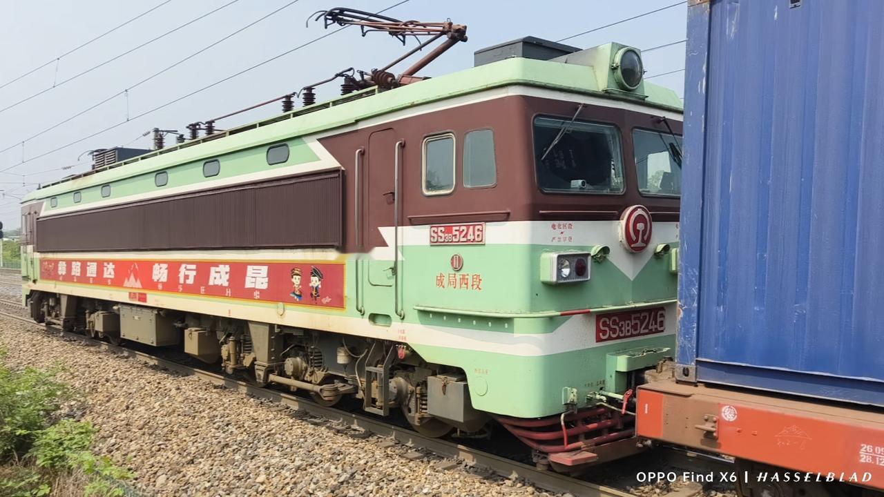 #创作灵感 #交通强国铁路先行 #铁道线上的中国 #中国铁路 #火车迷爱好者